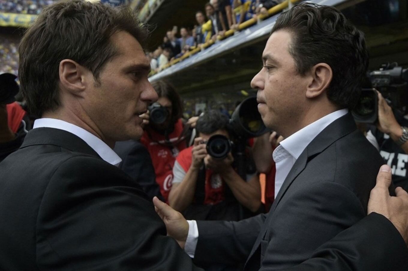 Guillermo Barros Schelotto y Marcelo Gallardo, en un clásico en la Bombonera de 2018