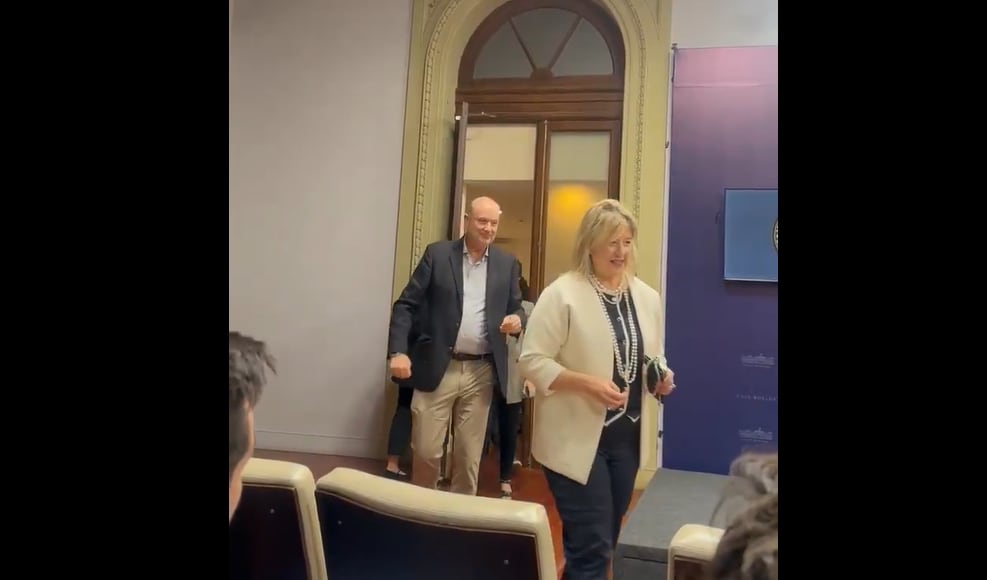 Ministros Demuestran Respaldo a Adorni En Medio De Polémicas