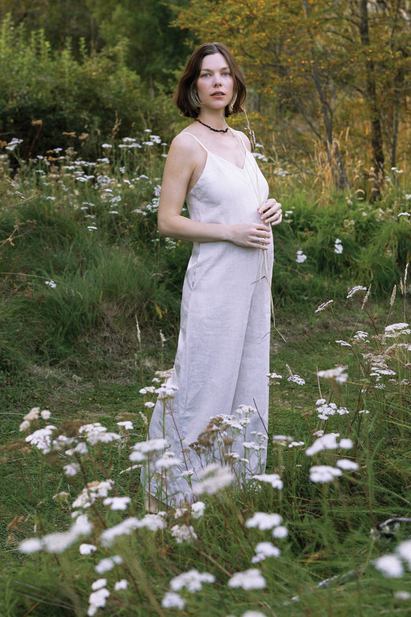 Luli se mantiene superactiva. “Sigo con cursos de interpretación, escribo guiones y hago castings. Y sumé la cerámica, que es algo que disfruto mucho. Estoy produciendo y armando cápsulas en el taller de Hilario Pottery, donde me hacen pedidos”, cuenta.