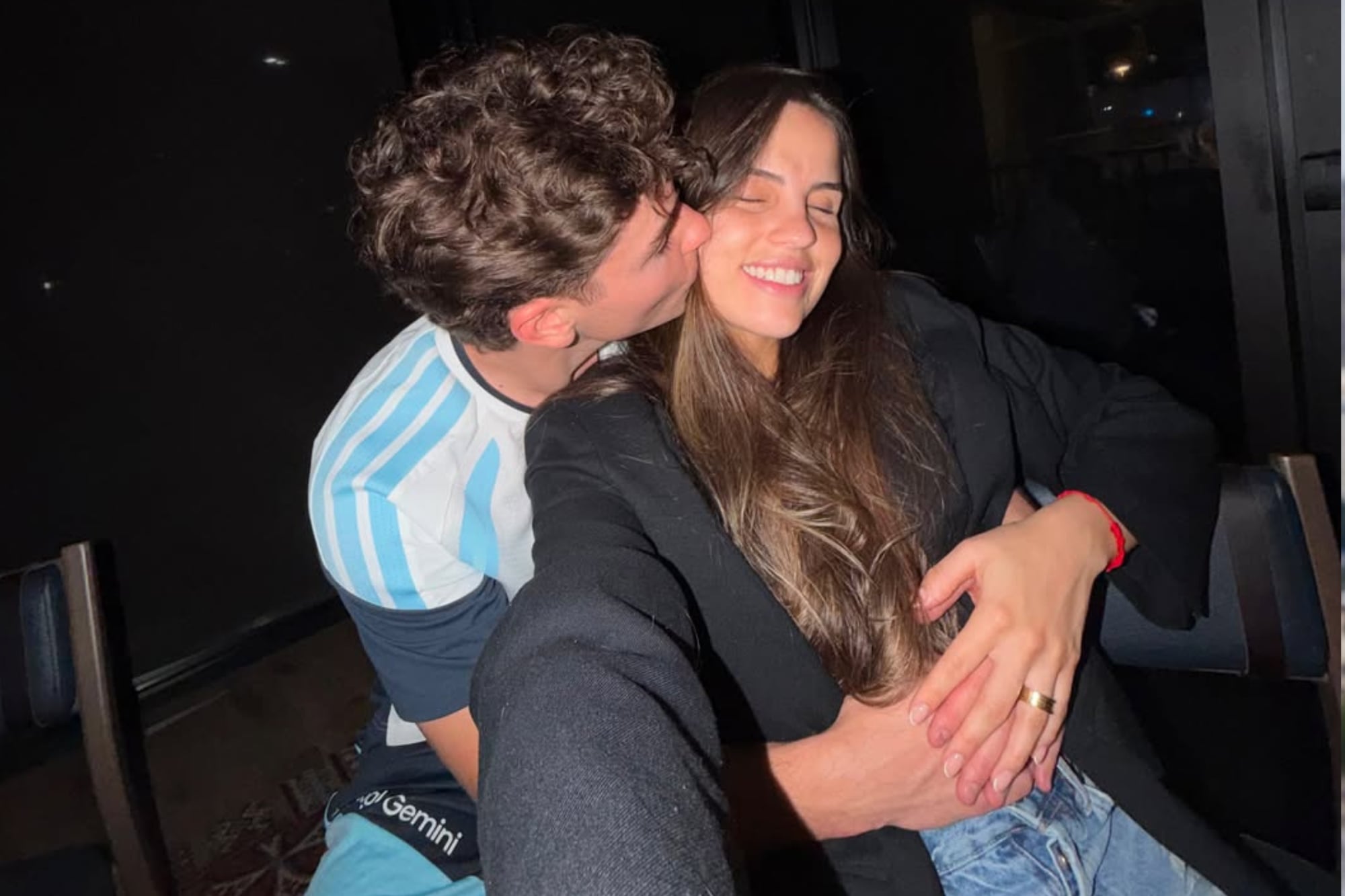Julián Álvarez compartió una foto de él y su novia en Calchín cuando eran adolescentes y dejó a todos mudos