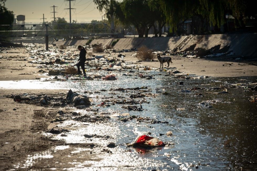 Ya se han retirado de los canales mendocinos más de 1.600 toneladas de residuos domiciliarios y orgánicos de todo tipo