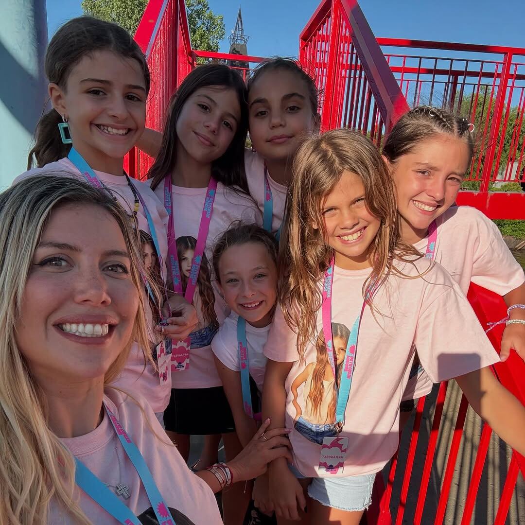 Wanda Nara llevó a las amigas de su hija a un parque de diversiones para celebrar su cumpleaños (Foto: Instagram @wanda_nara)