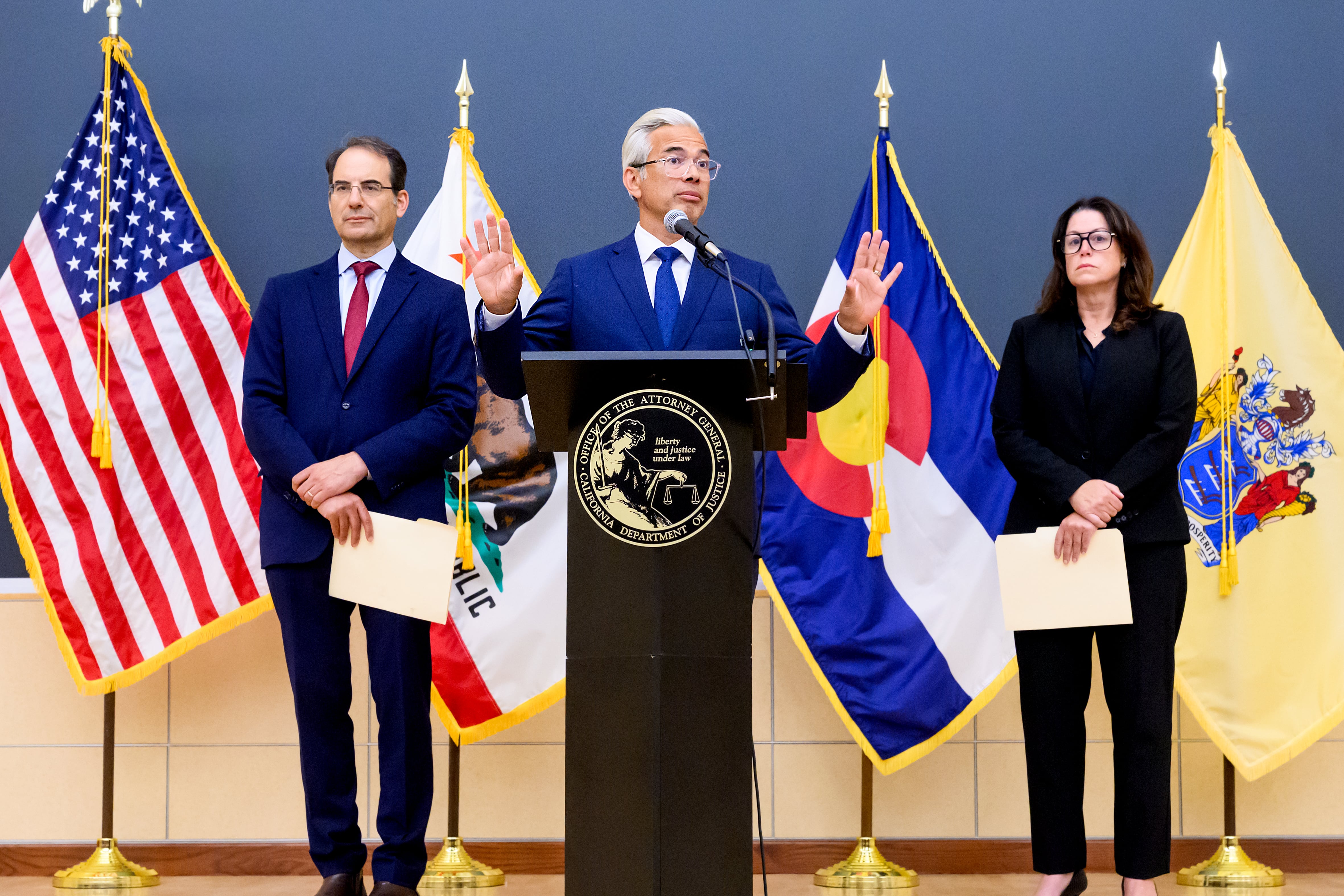 Rob Bonta aseguró que en California se puede votar por correo