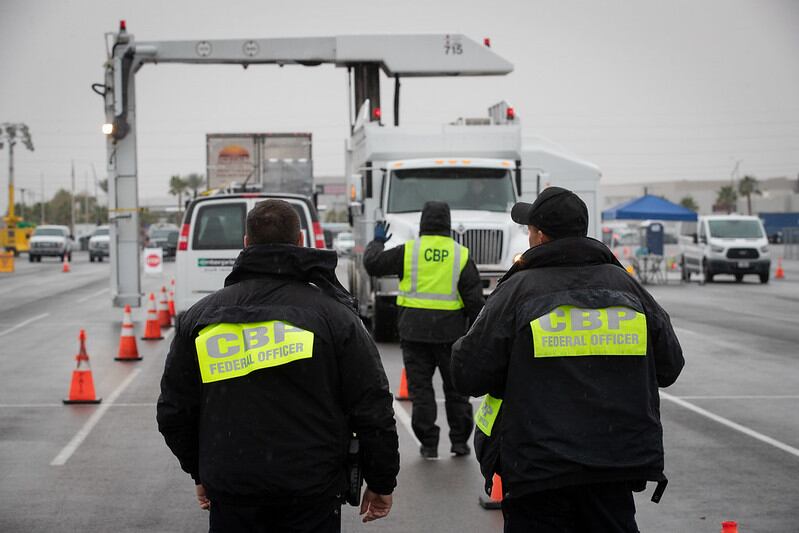 CBP a menudo realiza controles y decomisa mercadería en mal estado o adulterada