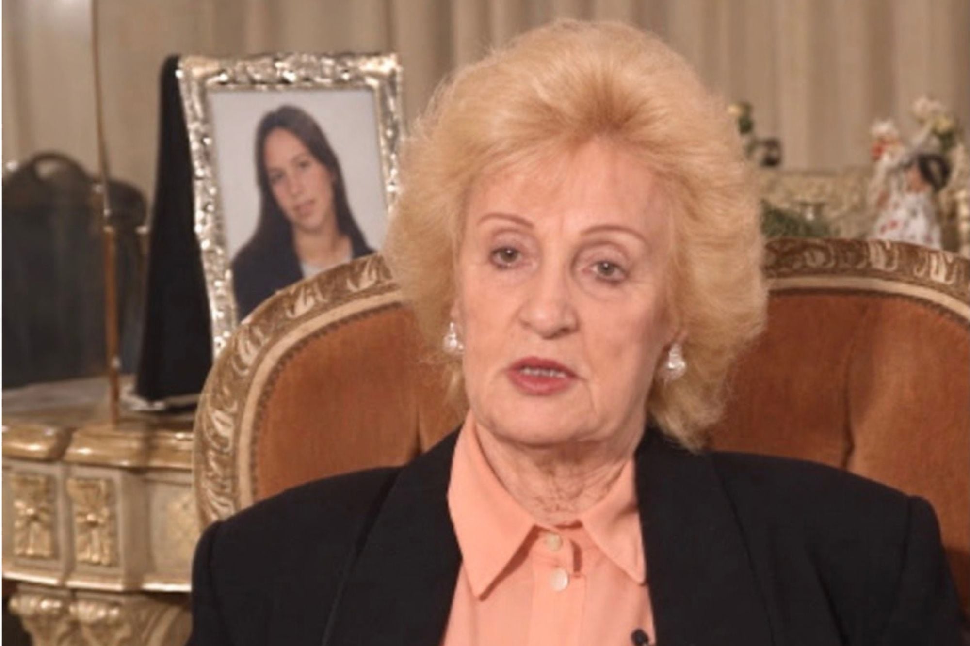 Durante la entrevista para la investigación que Steven Spielberg encaró como proceso para crear La lista de Schindler y, más tarde, fundar la organización Shoá, Eye dio su testimonio. El plano elegido, por esas