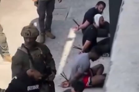 Un operativo comando en Sídney detuvo a un grupo de sospechosos y la ciudad lloró en el funeral de la víctima más joven