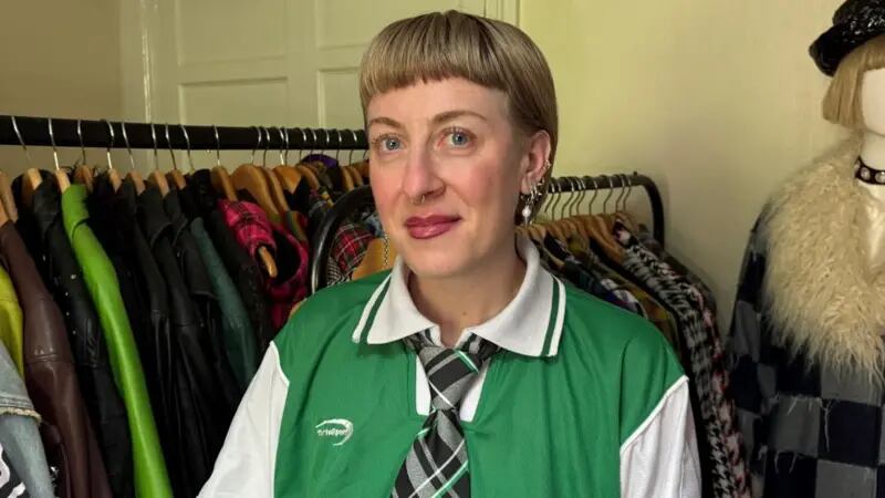 Lucy cuenta que sus experiencias de adicción a las compras son como un