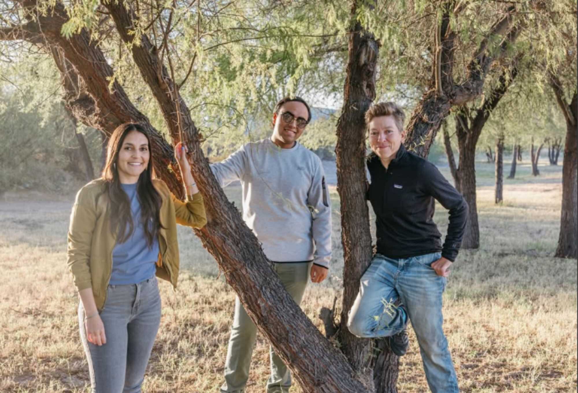 La Alianza de Conservación de Big Bend, una organización regional que supervisa proyectos en tres condados, es la encargada de administrar los fondos en Presidio actualmente, y Rodríguez colabora activamente con ellos (IG @bigbendconservationalliance)