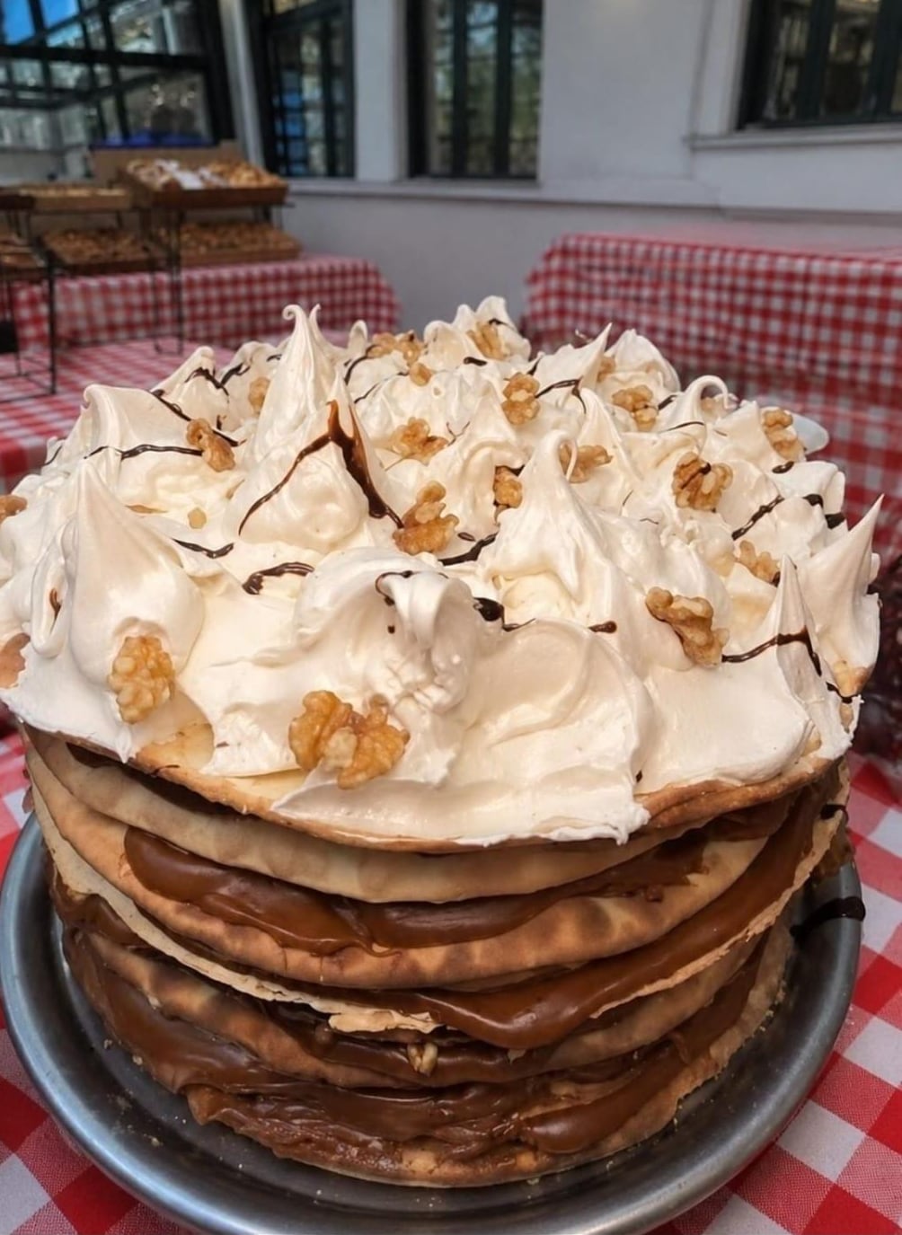 La torta Rogel es la estrella de El Club del Progreso