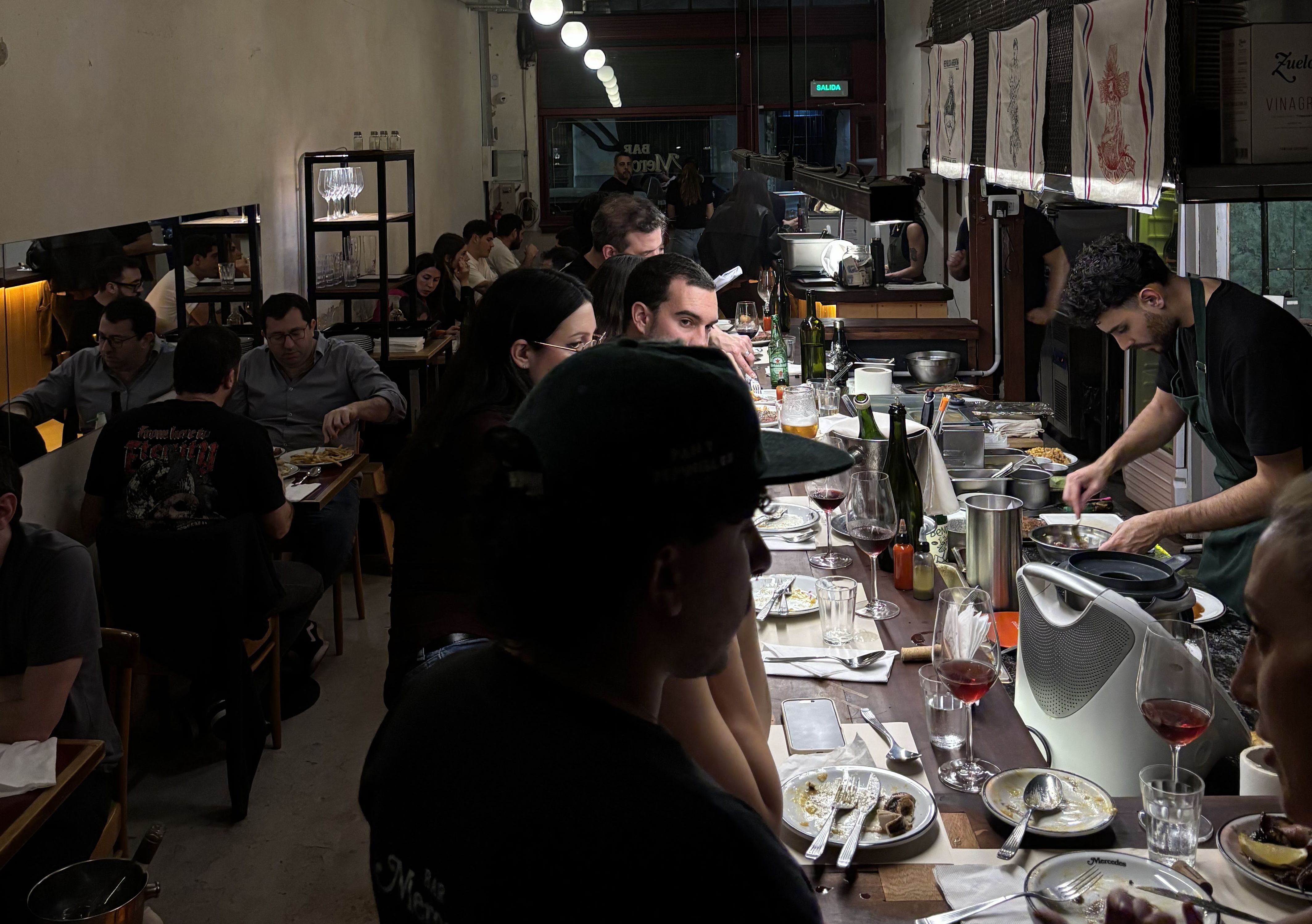 Una barra y algunas mesas para preservar el espíritu de Bar Mercedes