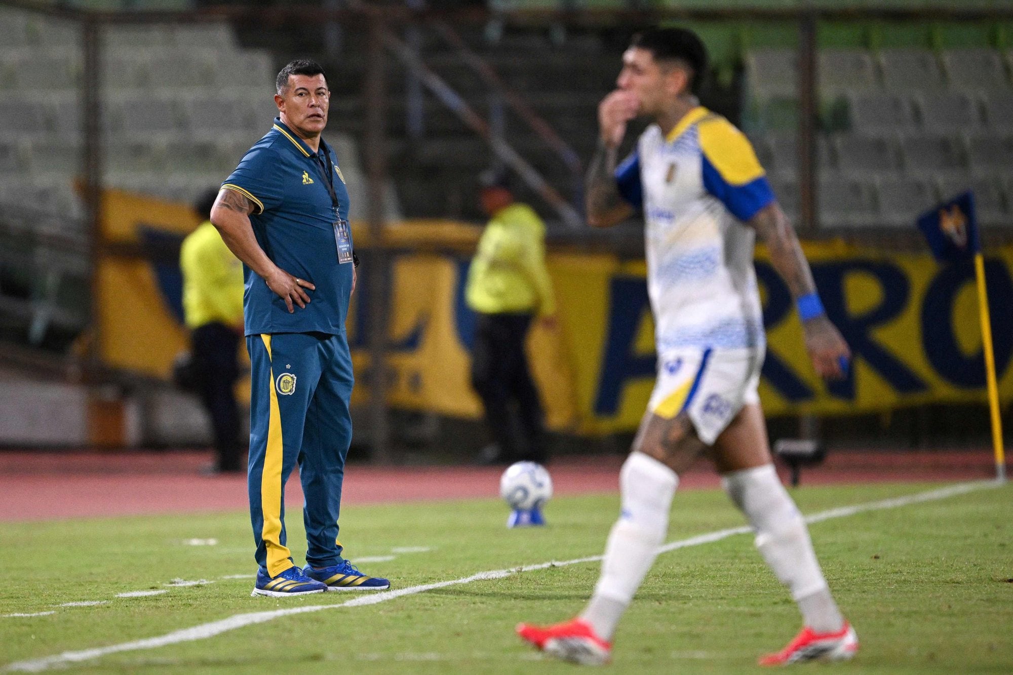 Rosario Central contrató a Jorge Almirón pensando especialmente en los duelos eliminatorios