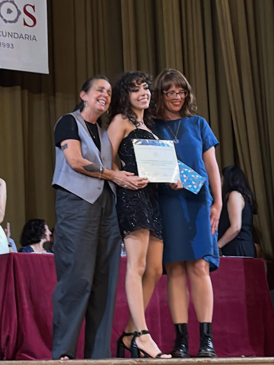 Eloisa Furriel finalizó el colegio secundario y recibió su diploma (Foto: Instagram @elofurriel_)
