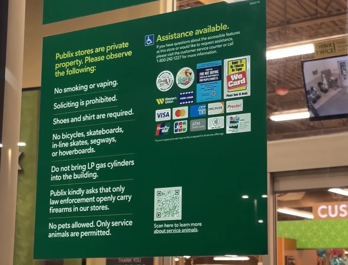 Publix colocó avisos solicitando que solo los agentes del orden porten armamento de forma visible en sus instalaciones