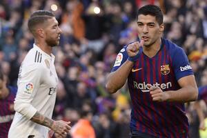 Goleada de Barcelona con un hat-trick de Suárez, que deja KO a Lopetegui