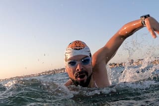 Matías Ola, el nadador que une los océanos del mundo y enfrenta a los tiburones