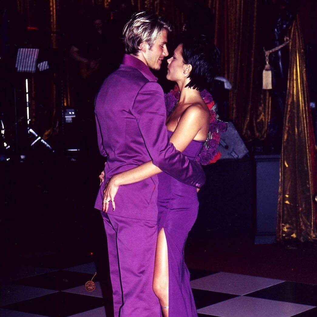 El segundo cambio de vestuario: ambos de violeta, en una imagen que quedó para la historia (Foto: Instagram @davidbeckham)