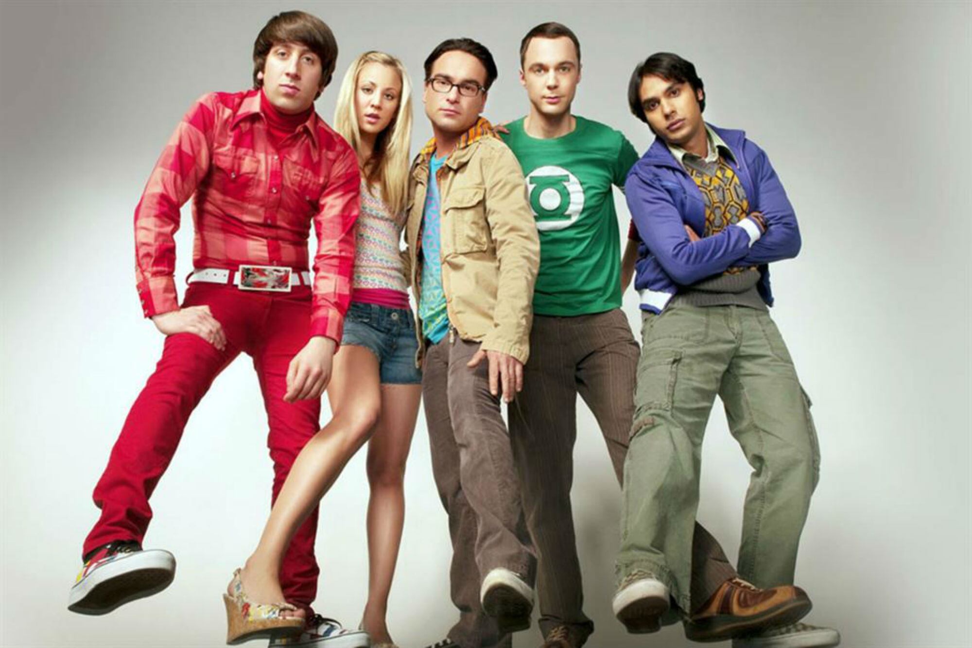 Jim Parsons junto al elenco inicial de The Big Bang Theory