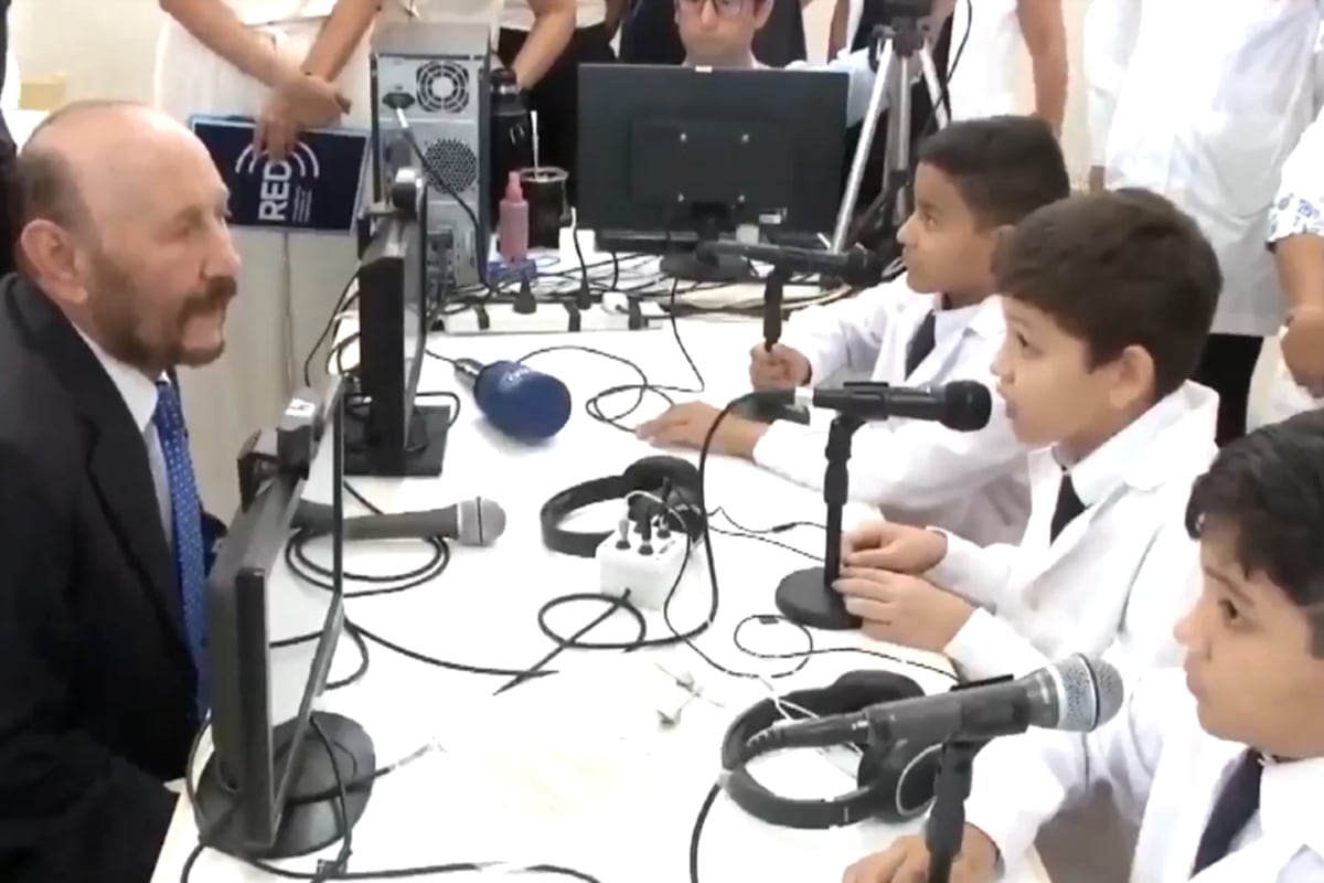 La insólita entrevista de Insfrán con dos alumnos tras la inauguración de una escuela en Formosa