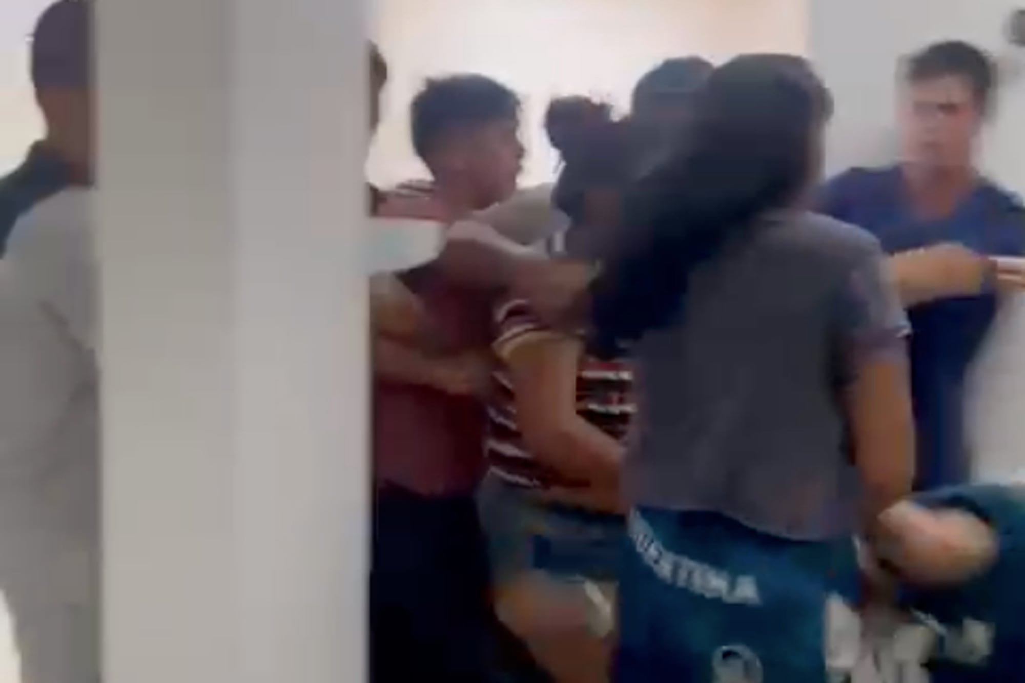 “Nadie te prepara para esto”: golpearon a dos médicos en un hospital municipal de Monte Grande