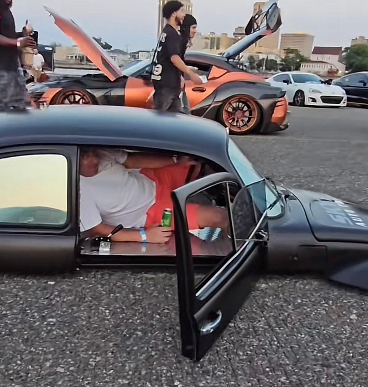 El Volkswagen Beetle más bajo del mundo (Tiktok)