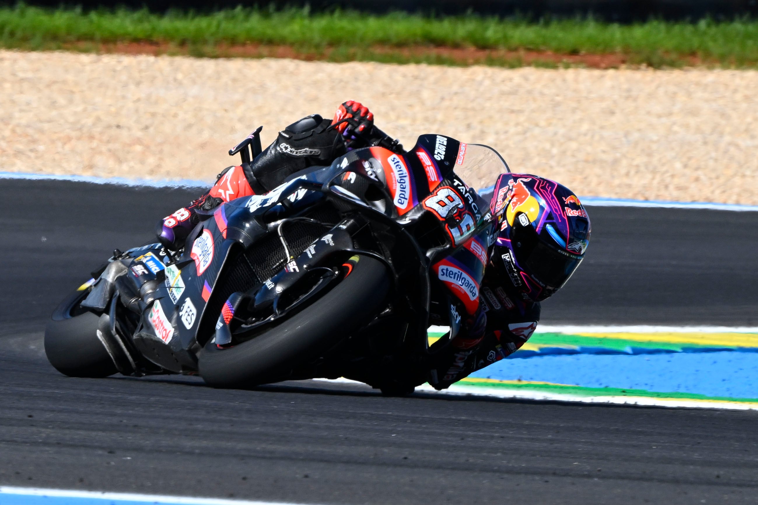 En Goiania, Jorge Martín logro sus primeros podios con Aprilia; el español completó el 1-2 de la fábrica de Noale en la carrera principal, por detrás del italiano Marco Bezzecchi.