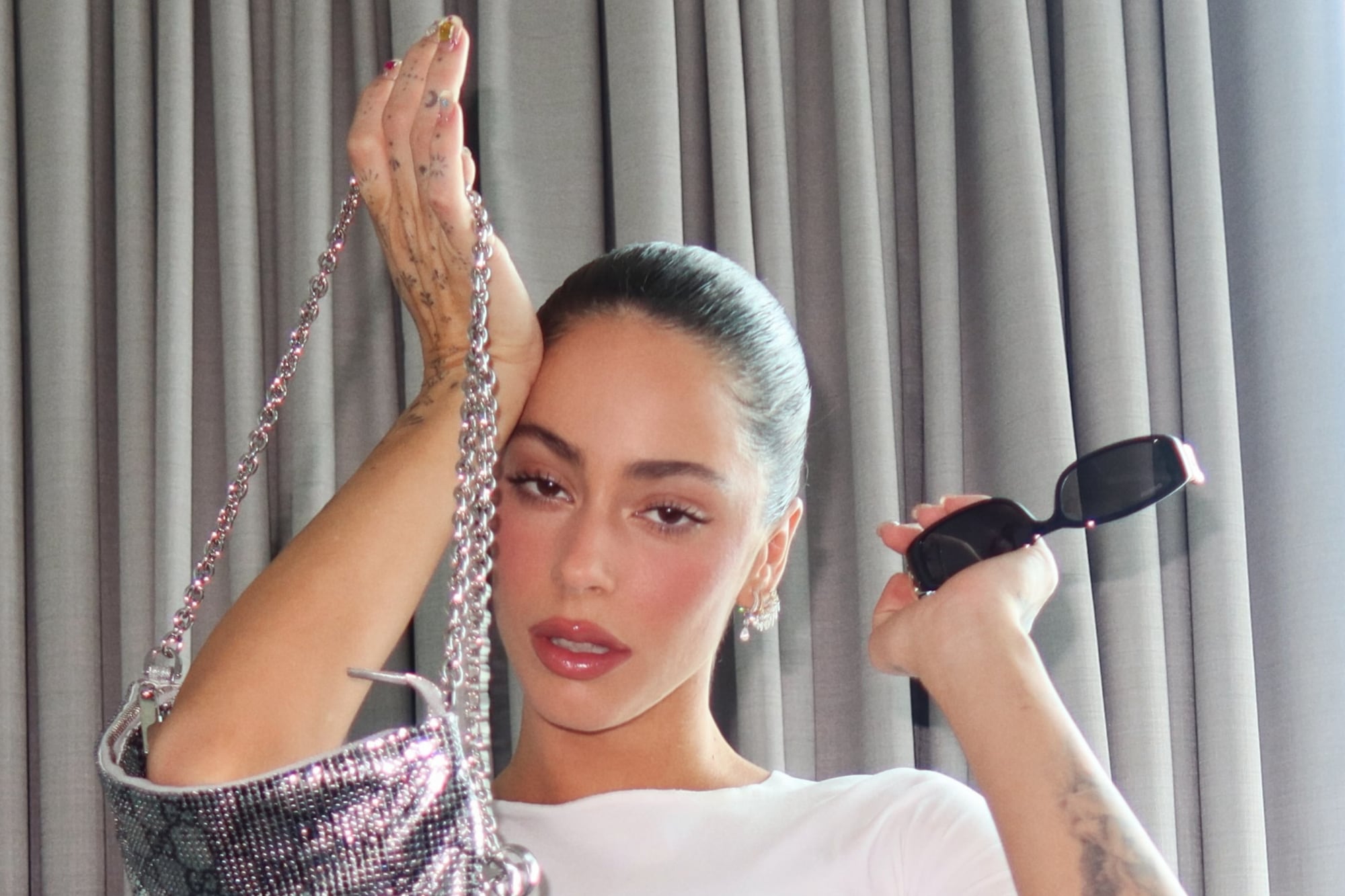 Tini Stoessel reaparece en redes sociales luciendo un costoso atuendo de lujo