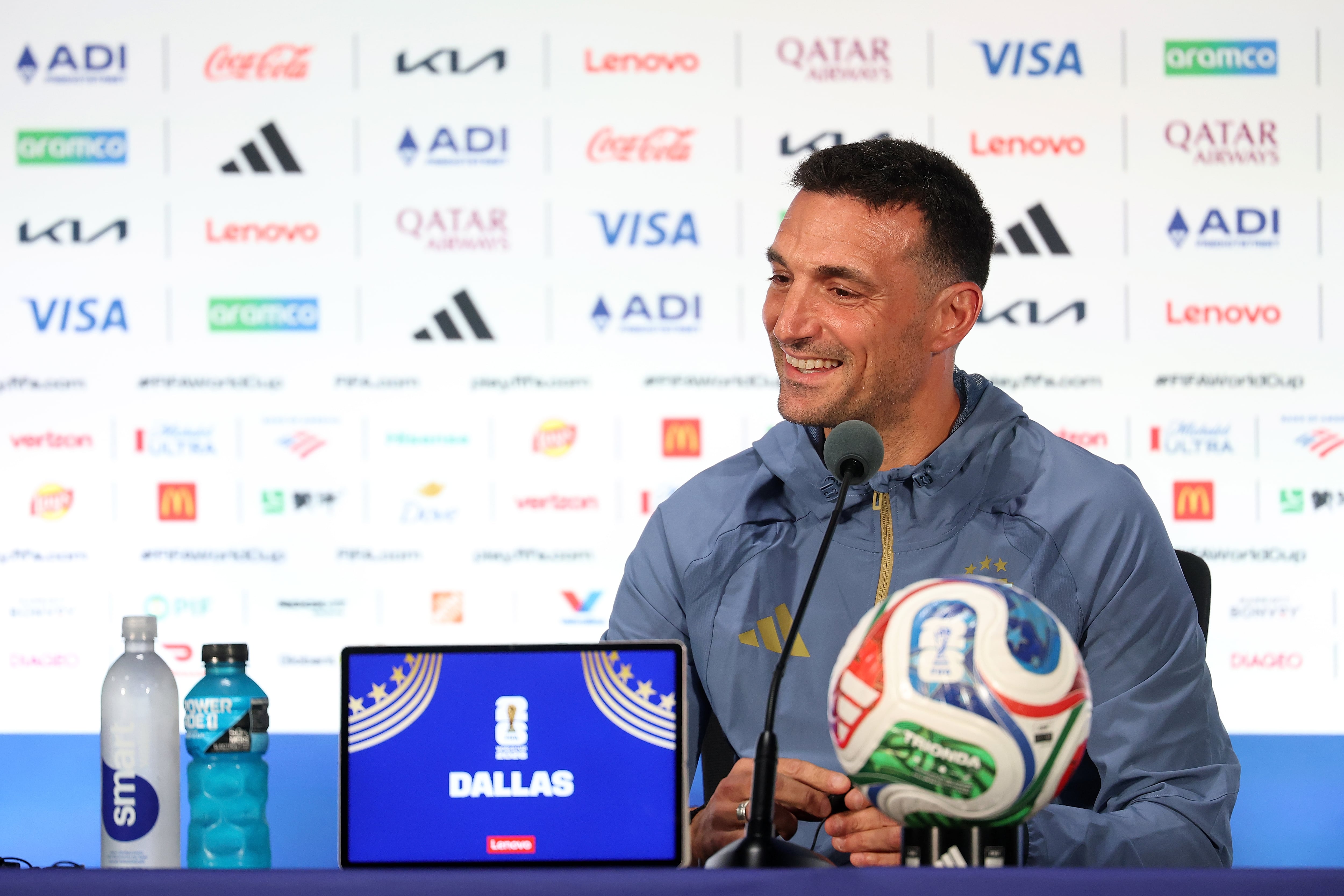 Scaloni, de "el fútbol es un juego de ajedrez" a la broma para que "el Mundial se termine mañana"
