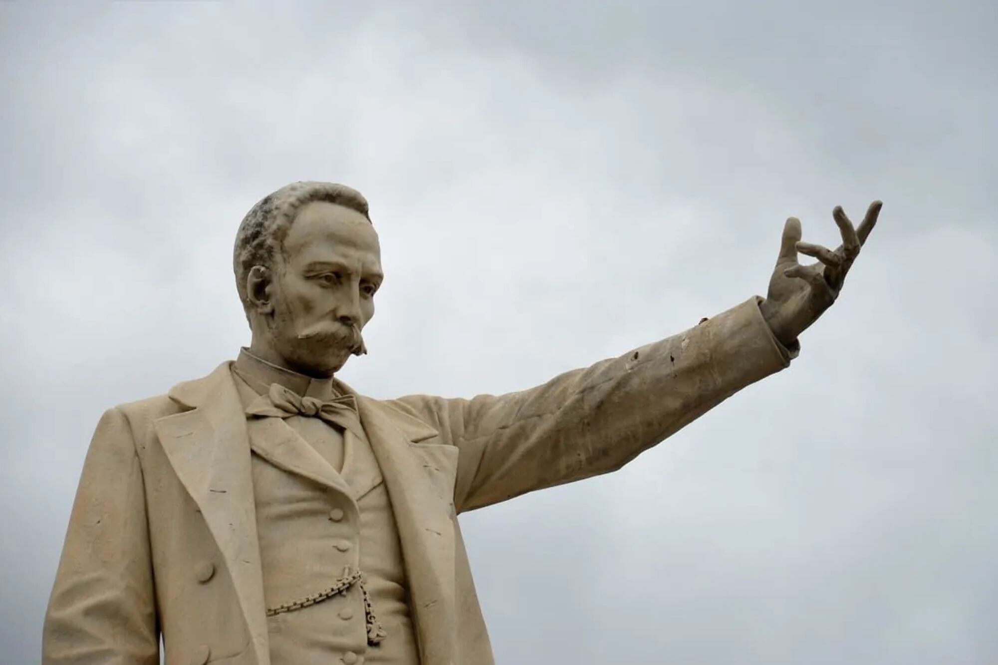 José Martí, filósofo cubano: “Vale más un minuto de pie que una vida de rodillas”