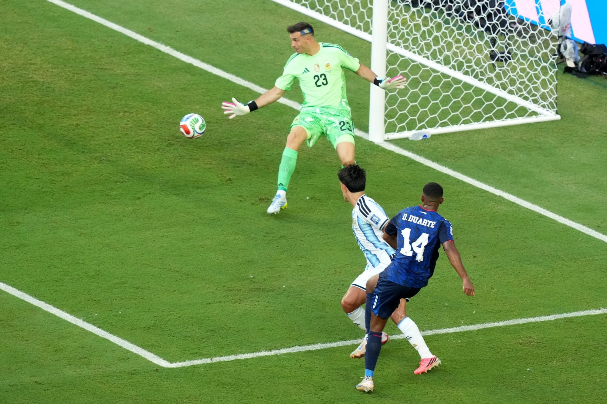 Resultado de Argentina vs. Cabo Verde: quién ganó el partido del Mundial 2026 5 Deroy Duarte definió cruzado y marcó el empate de Cabo Verde ante la Argentina