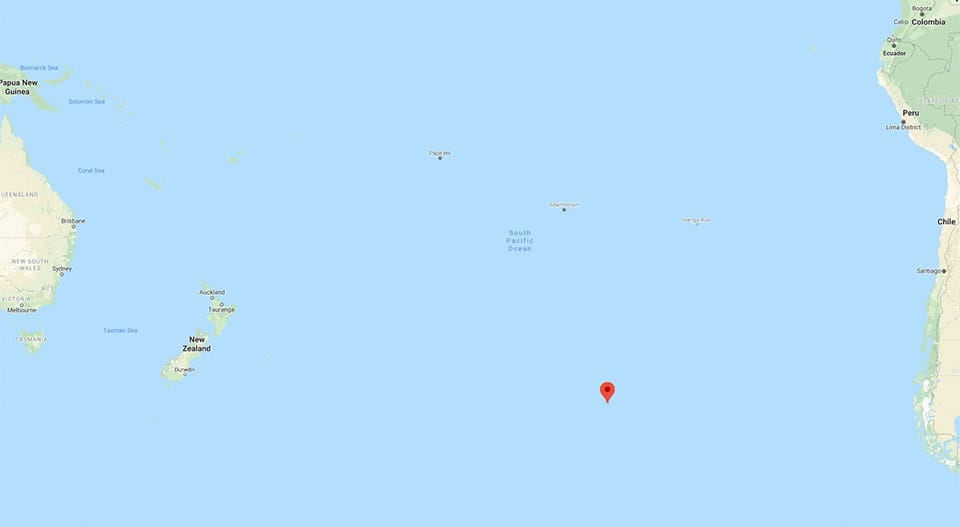 El nombre Punto Nemo hace referencia al capitán del submarino en la novela Veinte mil leguas de viaje submarino de Julio Verne