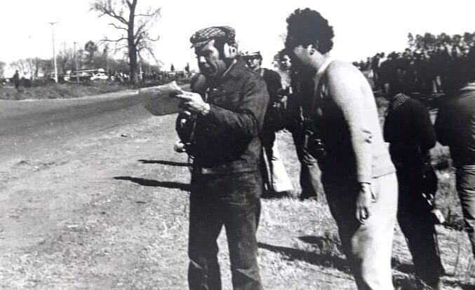 Carlos Legnani al borde de las rutas, siguiendo las tradicionales Vueltas