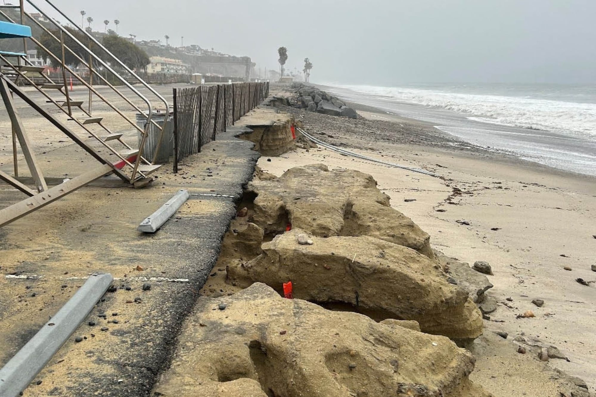 La defensa de California contra el fenómeno de “El Niño” que busca salvar de las inundaciones a millones de personas