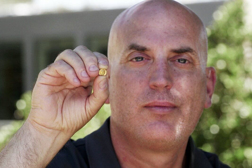 Según los expertos, la moneda es la única de su tipo hallada fuera de Egipto