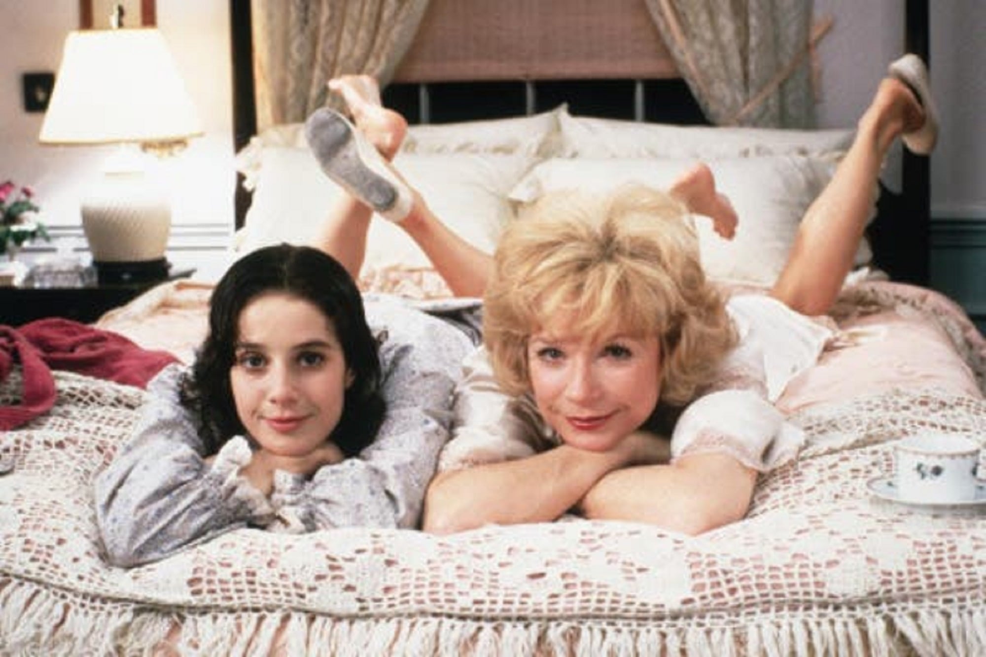 Debra Winger y Shirley MacLaine en La fuerza del cariño (1983)