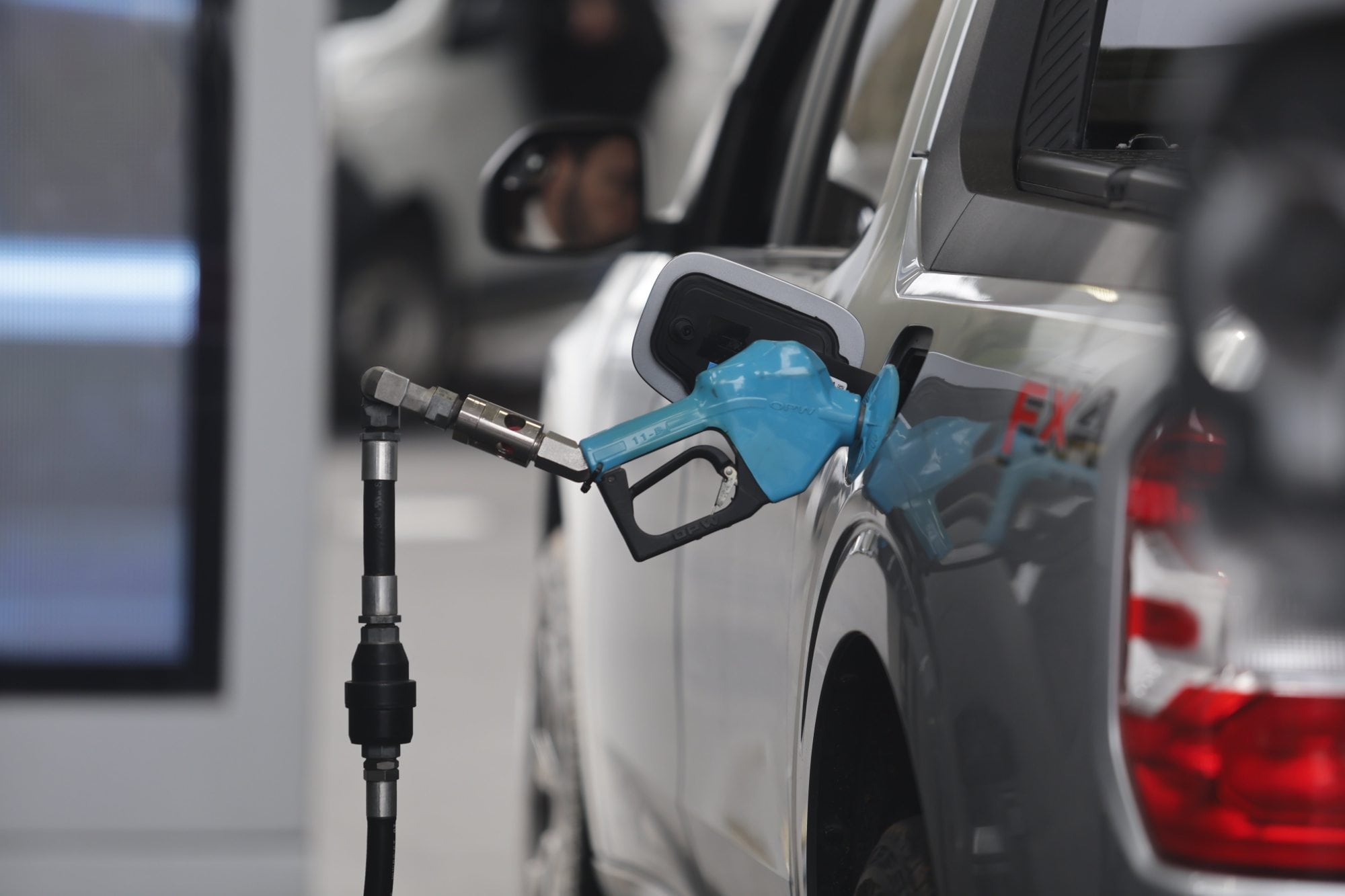 Cuánto cuesta llenar el tanque de nafta de un auto en julio 2026