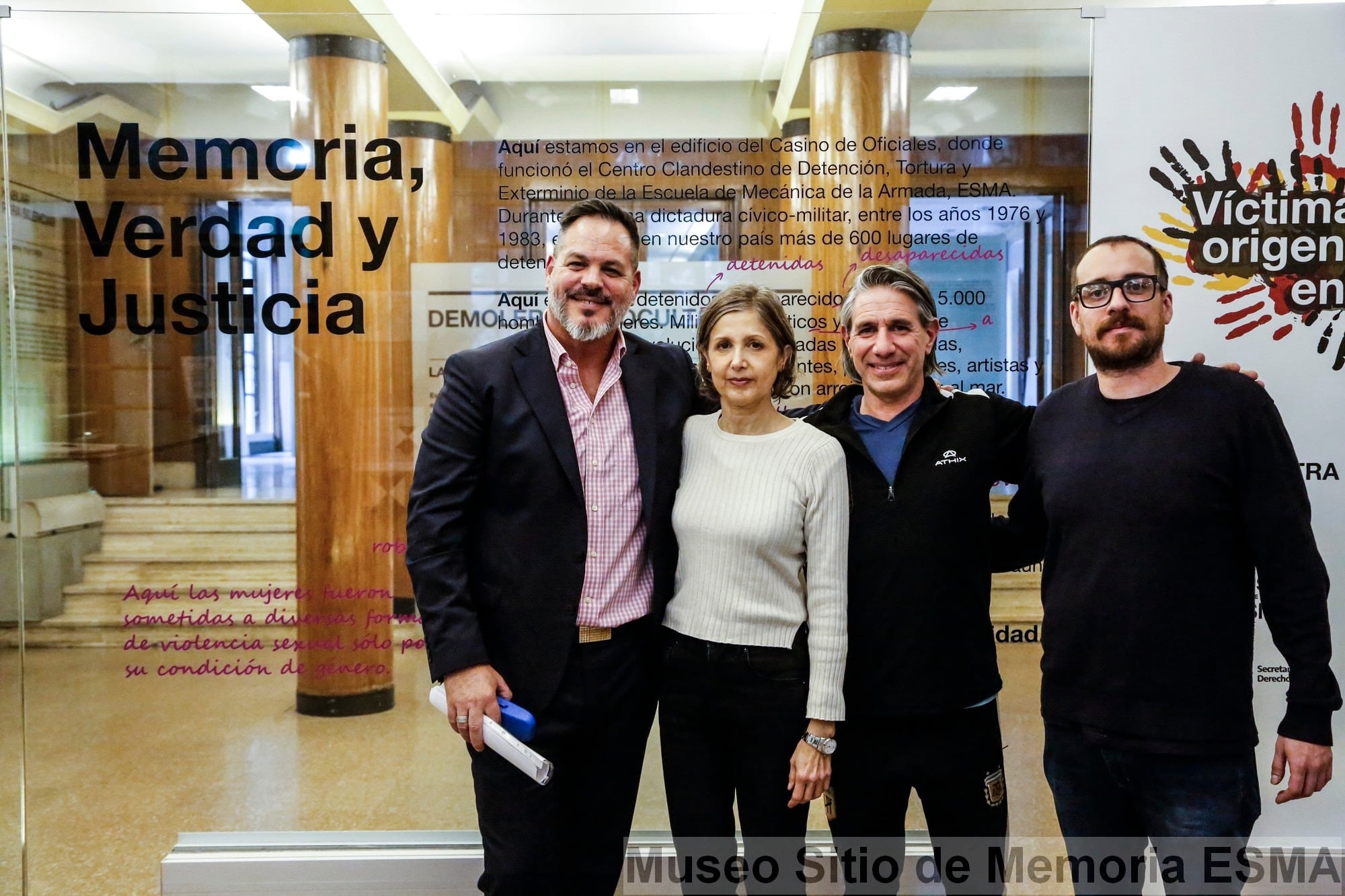 Mejuto, a la izquierda, en el Musero Sitio de Memoria Esma