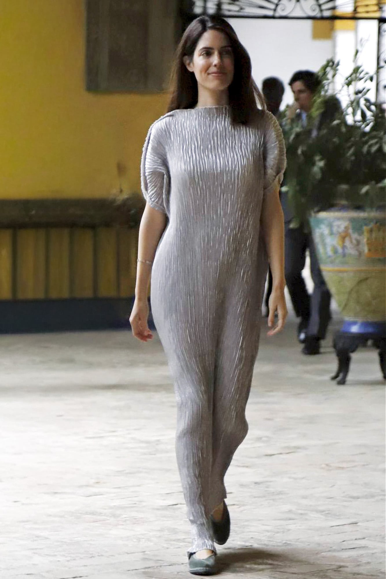 Sofía Palazuelo, que en el evento lució un vestido de seda plisada de Corsicana, trabaja en la difusión de las iniciativas culturales de la Casa de Alba