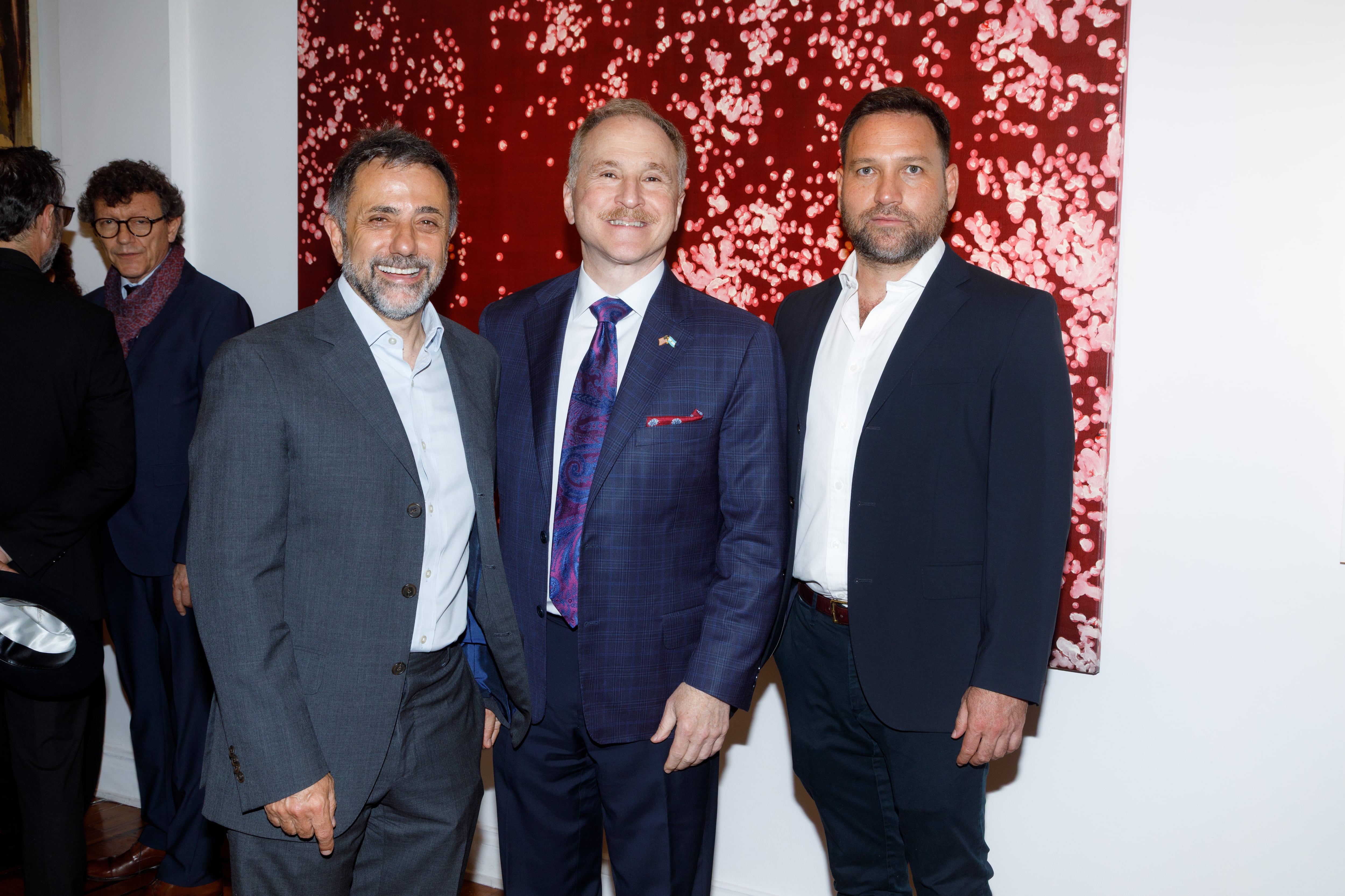 En fotos. Todos los invitados a Arte, Cultura y Diplomacia Pública en Recoleta 40 Claudio Stamato y Felipe Durán en charla con el embajador Peter Lamelas