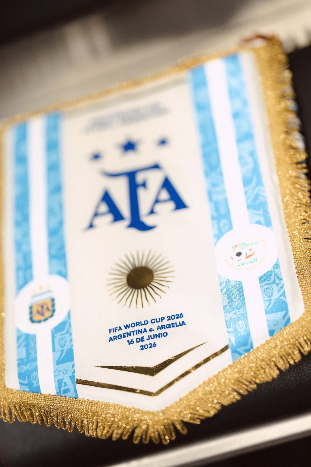 La Asociación del Fútbol Argentino (AFA) compartió imágenes del vestuario de la selección antes del duelo ante Argelia