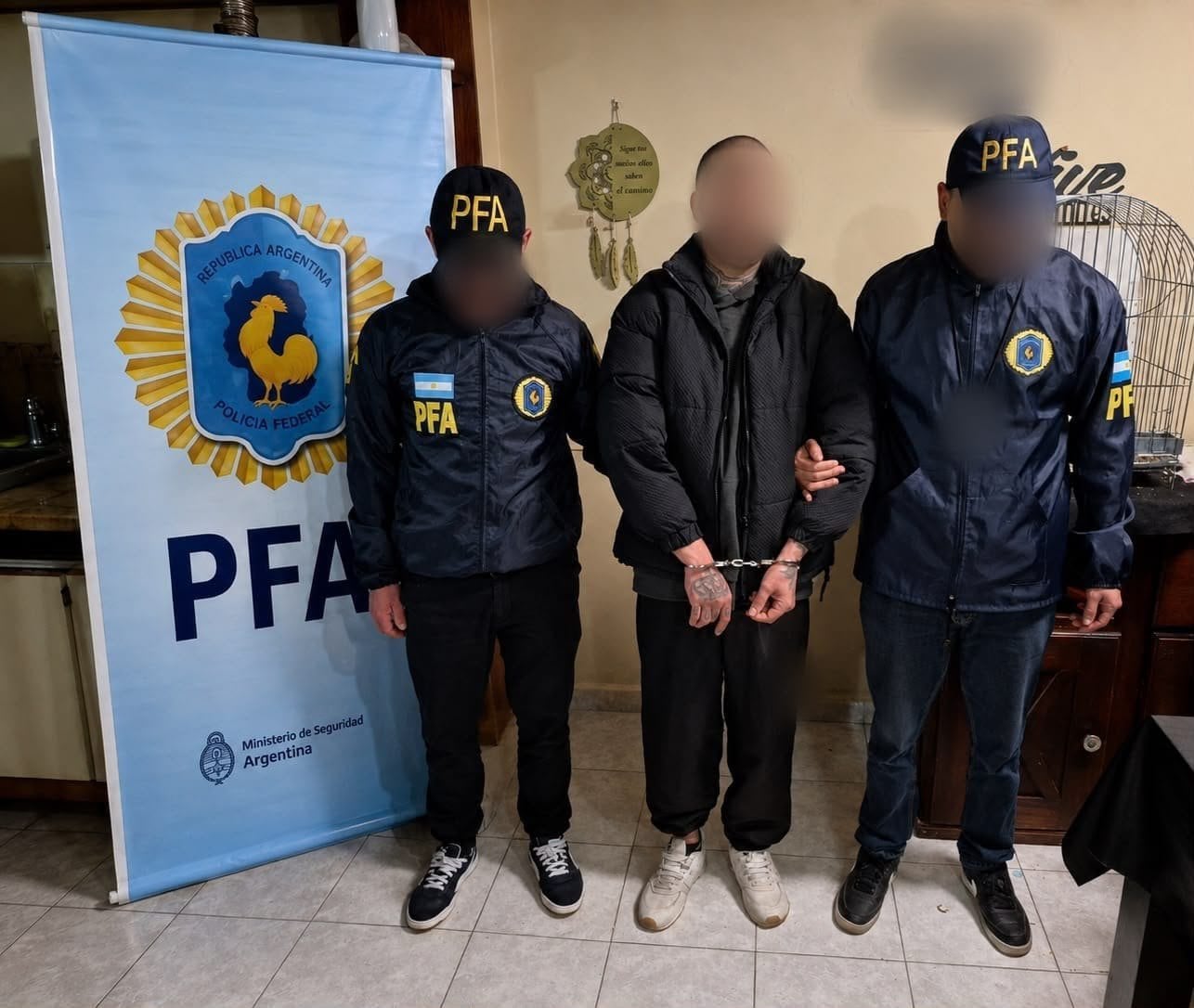 El hombre fue detenido por la Policía Federal