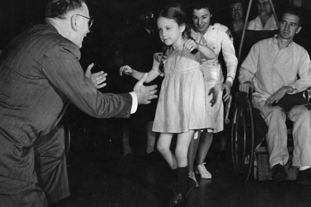 Grandes intentos por lograr movilizar a víctimas de parálisis infantil fueron llevados a cabo por familiares, médicos e instituciones.