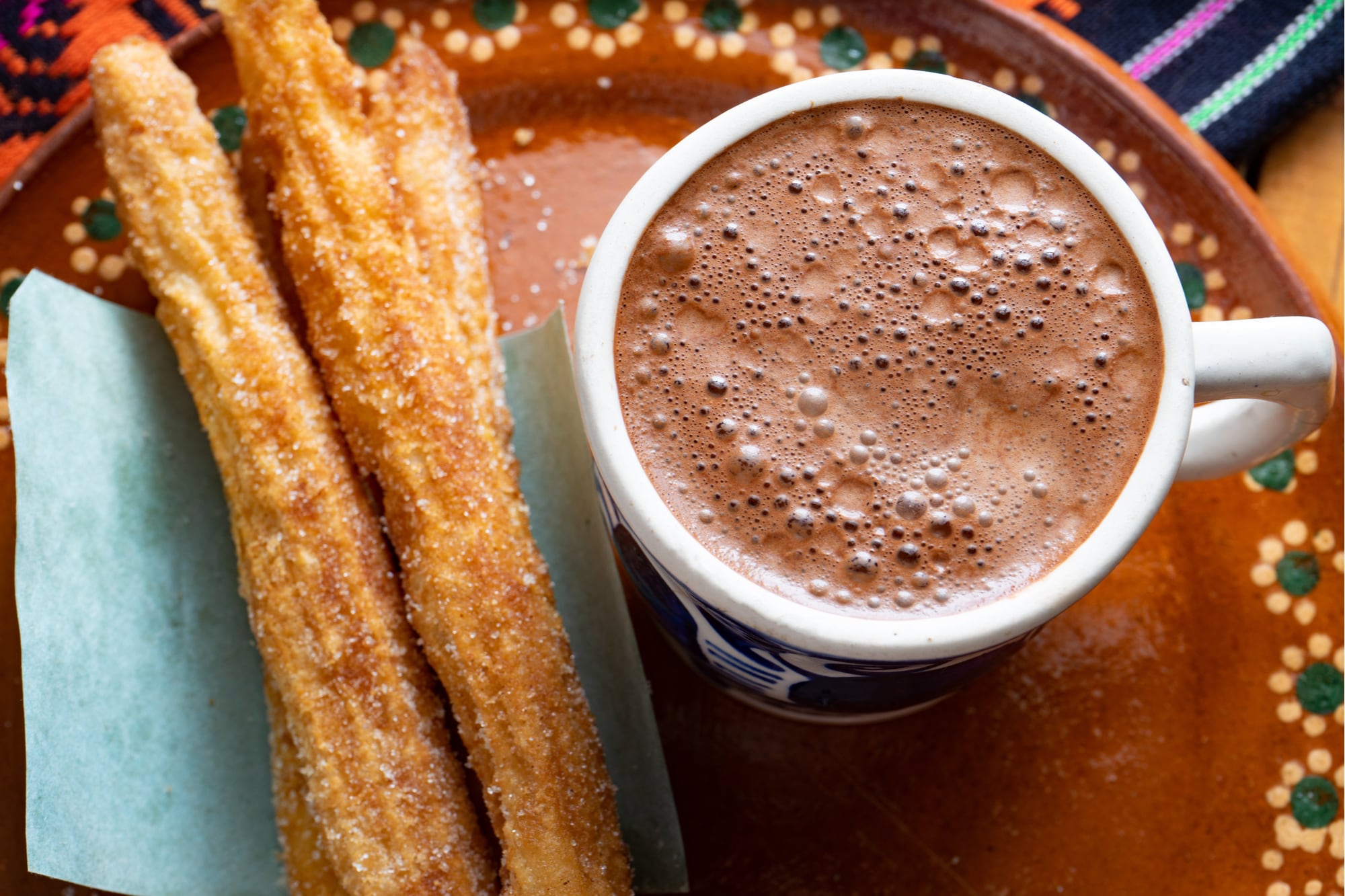 Chocolate caliente con churros