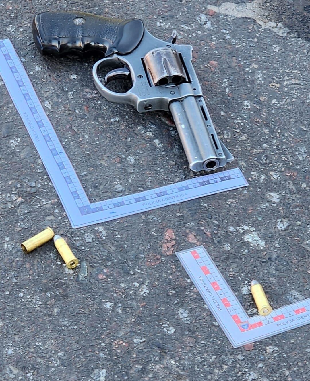 Una de las armas que se encontraron en el lugar del enfrentamiento