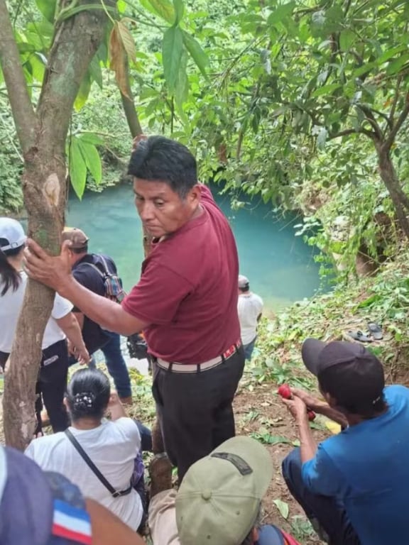 Erasto Crisanto Valdéz fue rescatado tras pasar 15 días atrapado en una bolsa de aire en una cueva de México. — Foto: Reproducción/X