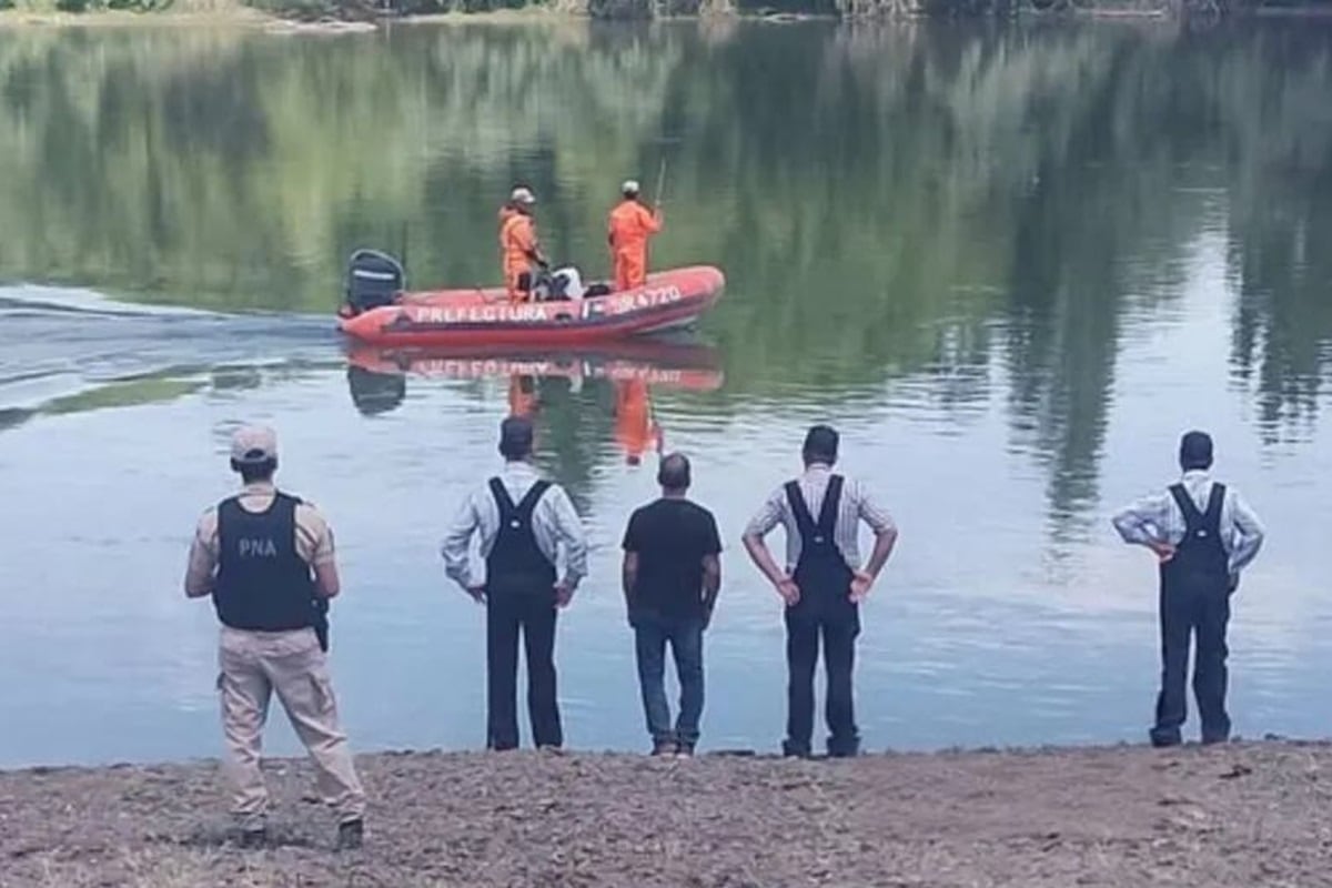 Murió al intentar salvar a su hija, que se ahogaba, y su otro hijo fue hallado en el río después de días desaparecido