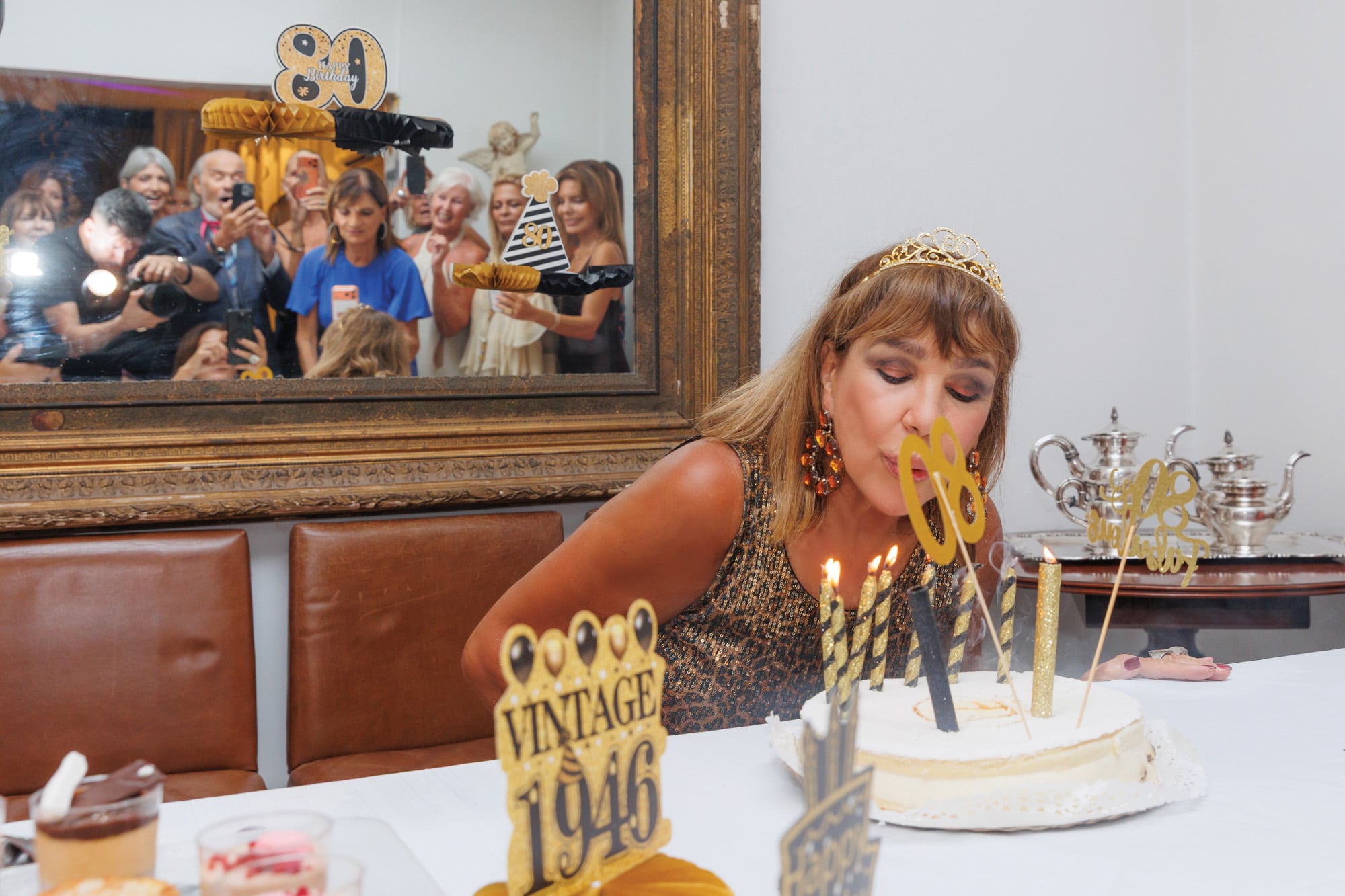 Feliz, Mora sopla las velitas