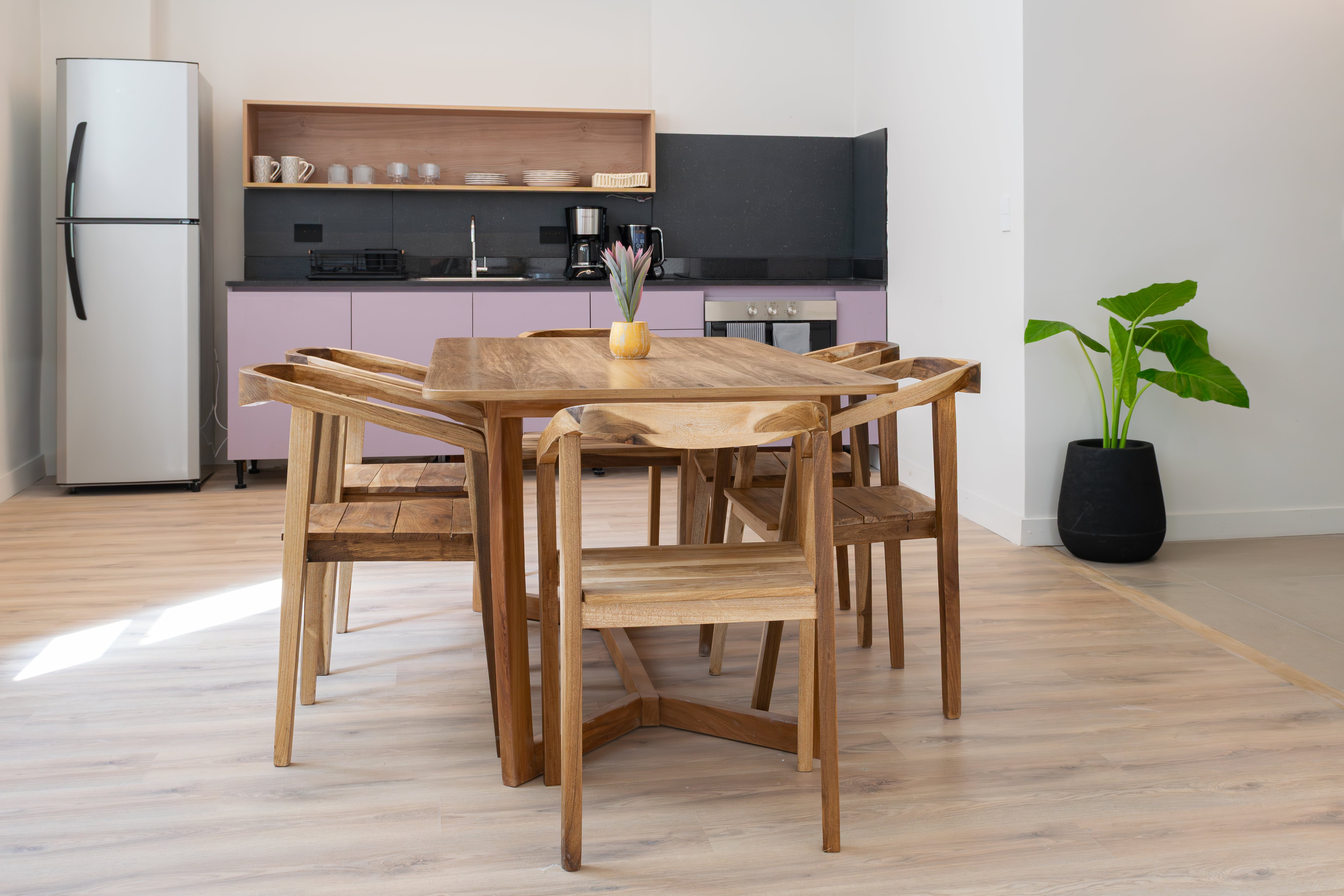 Una cocina mínimamente equipada con lo necesario para la diaria, es clave