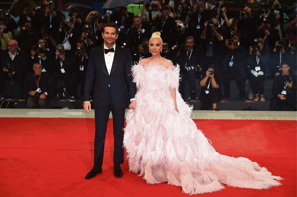 Bradley Cooper y Lady Gaga en el centro de todas las miradas durante la promoción de su film
