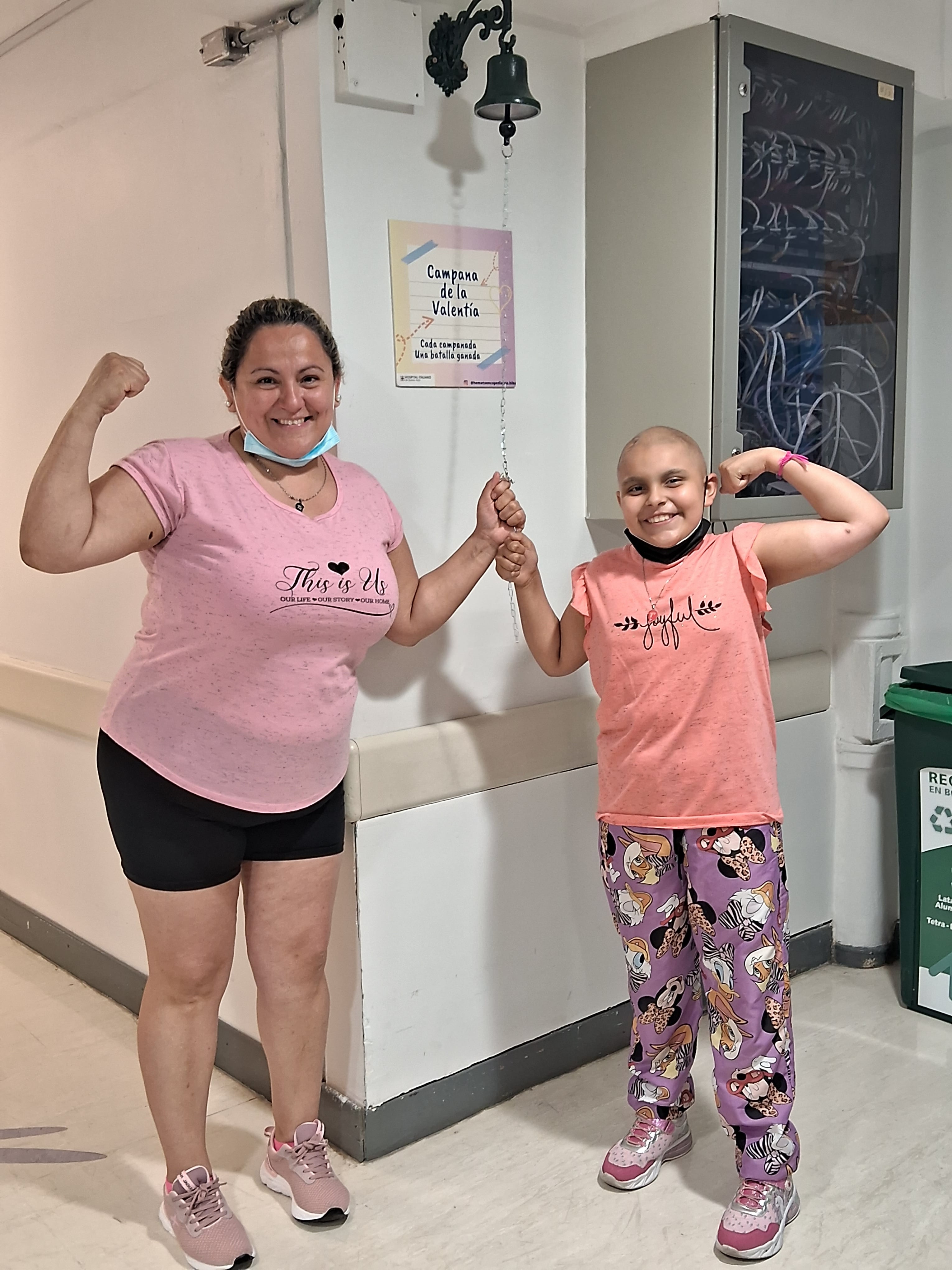 Hoy, a sus 11 años, Mía está súper bien: activa sin parar, inteligente y con una valentía que impresiona.