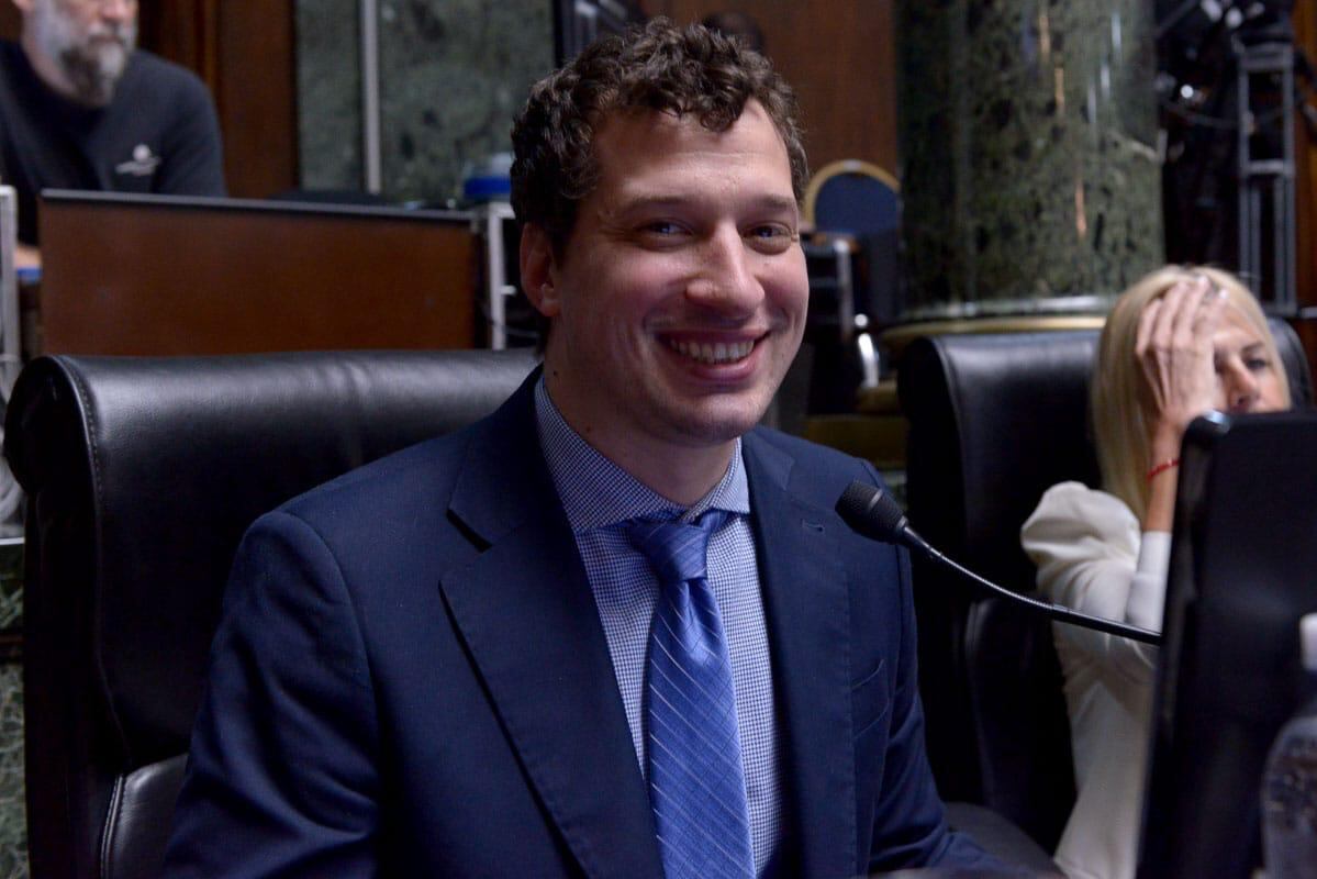 Yamil Santoro se presenta como candidato a legislador porteño, pero la lista la encabezará su hermano